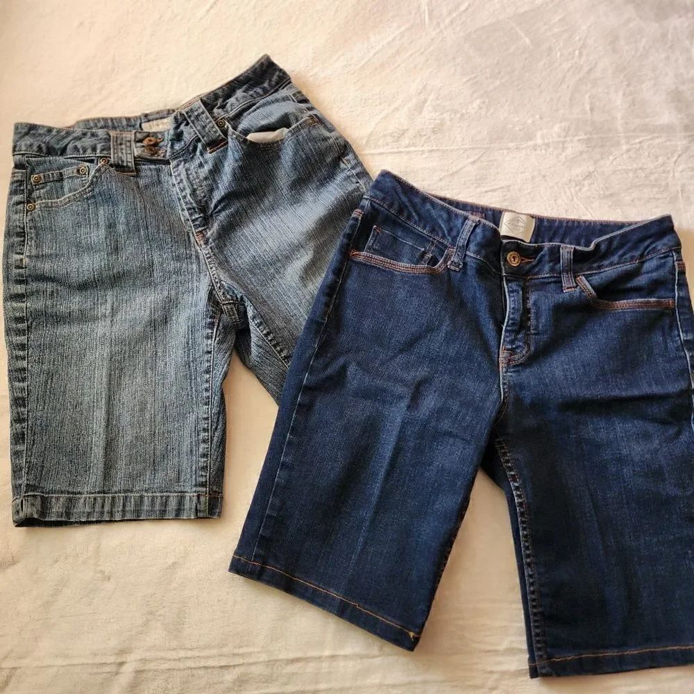 St John's Bay Women's 2 pair of Denim Bermudas Size 8 Petite